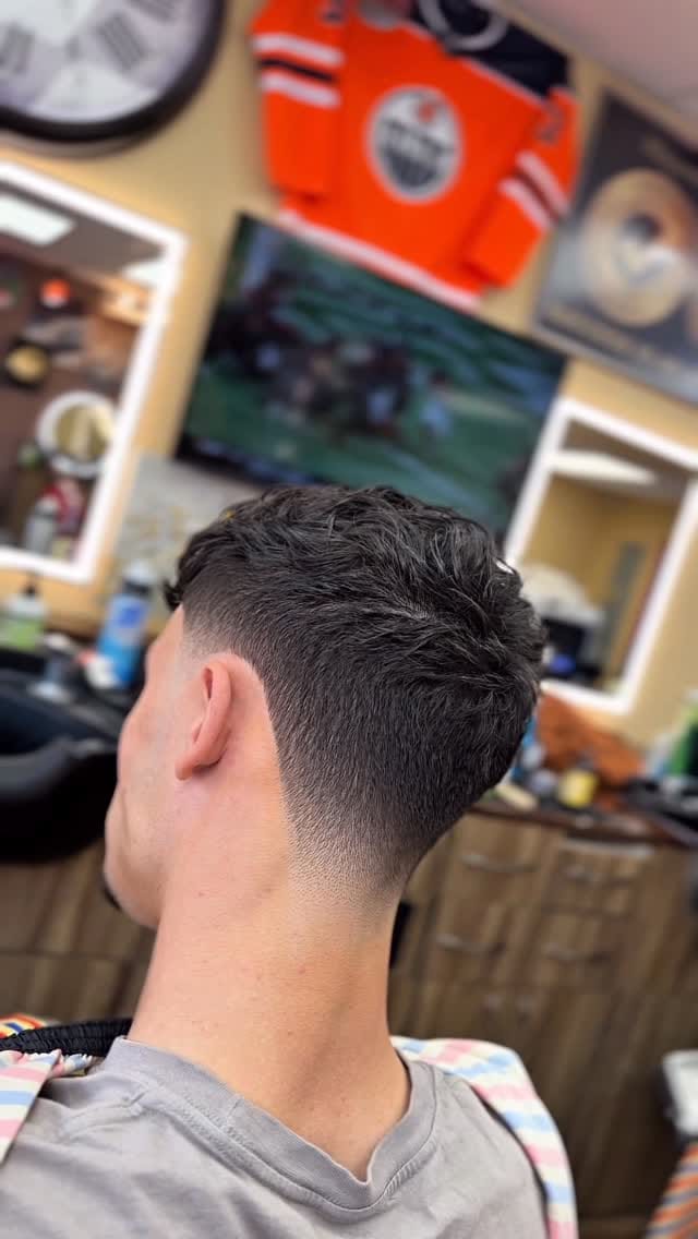 Post 8 by magnum barbershop on Instagram (video)
