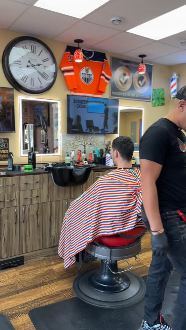 Post 5 by magnum barbershop on Instagram (video)
