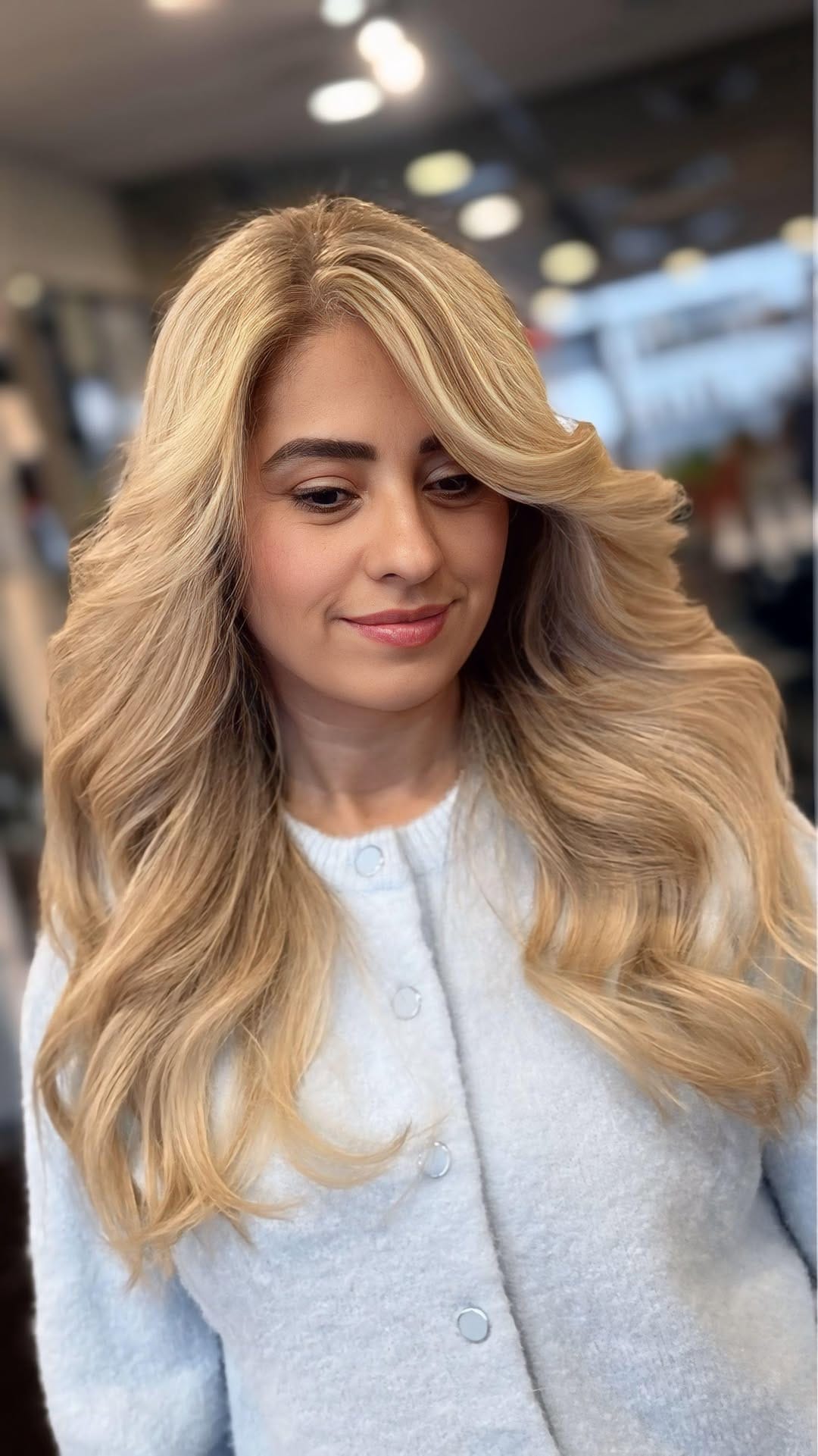Post 6 by Hair color & Balayage | رنگ و لایت مو کانادا🇨🇦 on Instagram (video)