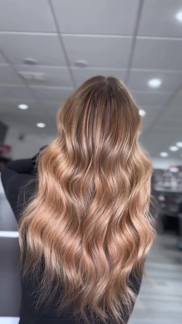 Post 2 by DANIELA’S SALON on Instagram (video)