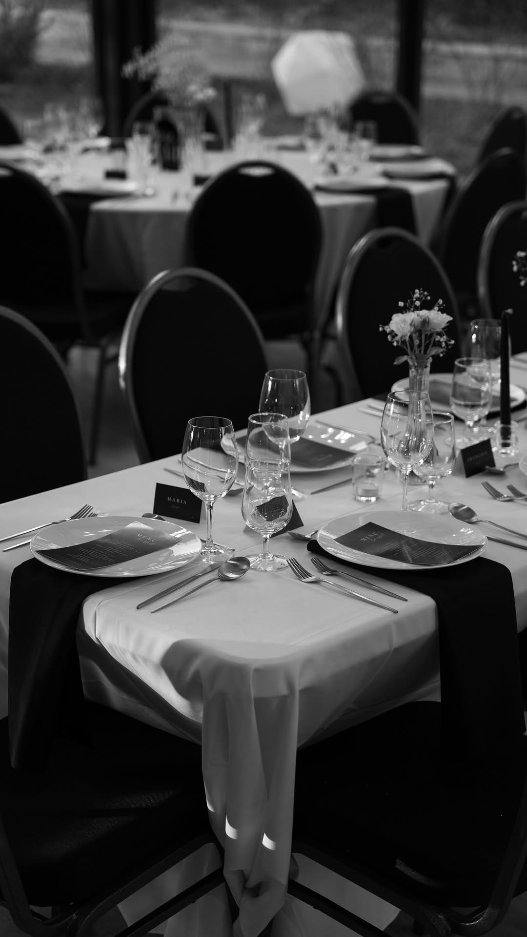 Post 2 by Montreal and Destination Photographer / Wedding planner on Instagram (video)