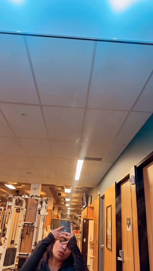 Post 10 by R I Y A   C H A U D H A R Y🖤 on Instagram (video)