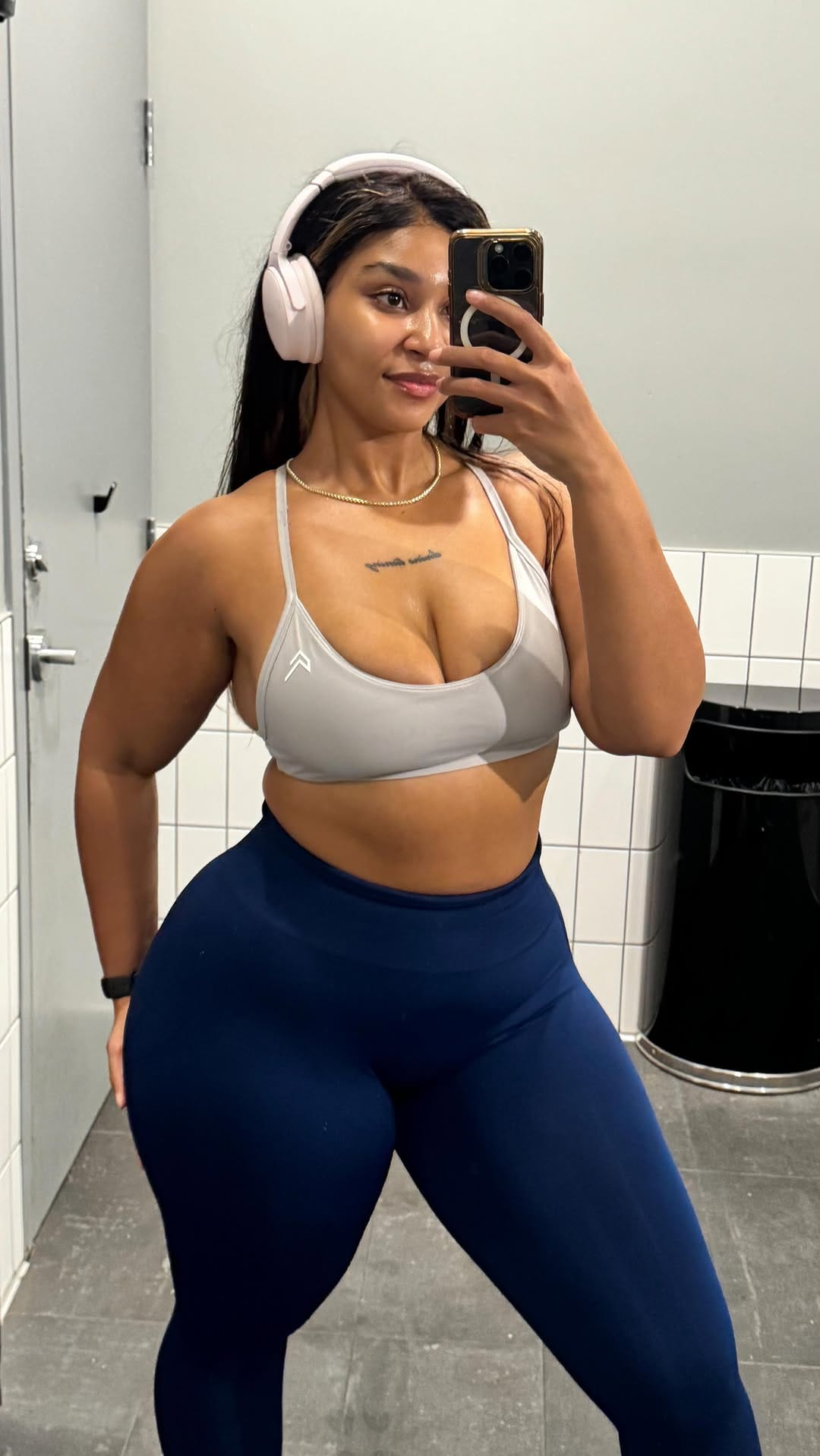 Post 5 by Sapphire on Instagram (video)
