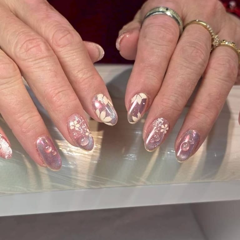 Post 5 by Glam Nail Studio ❤️Japanese nail art ❤️バンクーバーネイル on Instagram (image)
