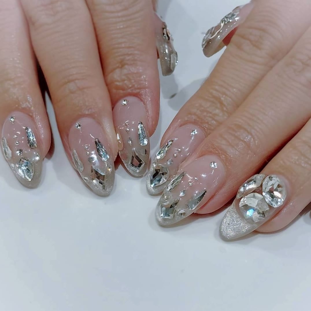 Post 2 by Glam Nail Studio ❤️Japanese nail art ❤️バンクーバーネイル on Instagram (image)