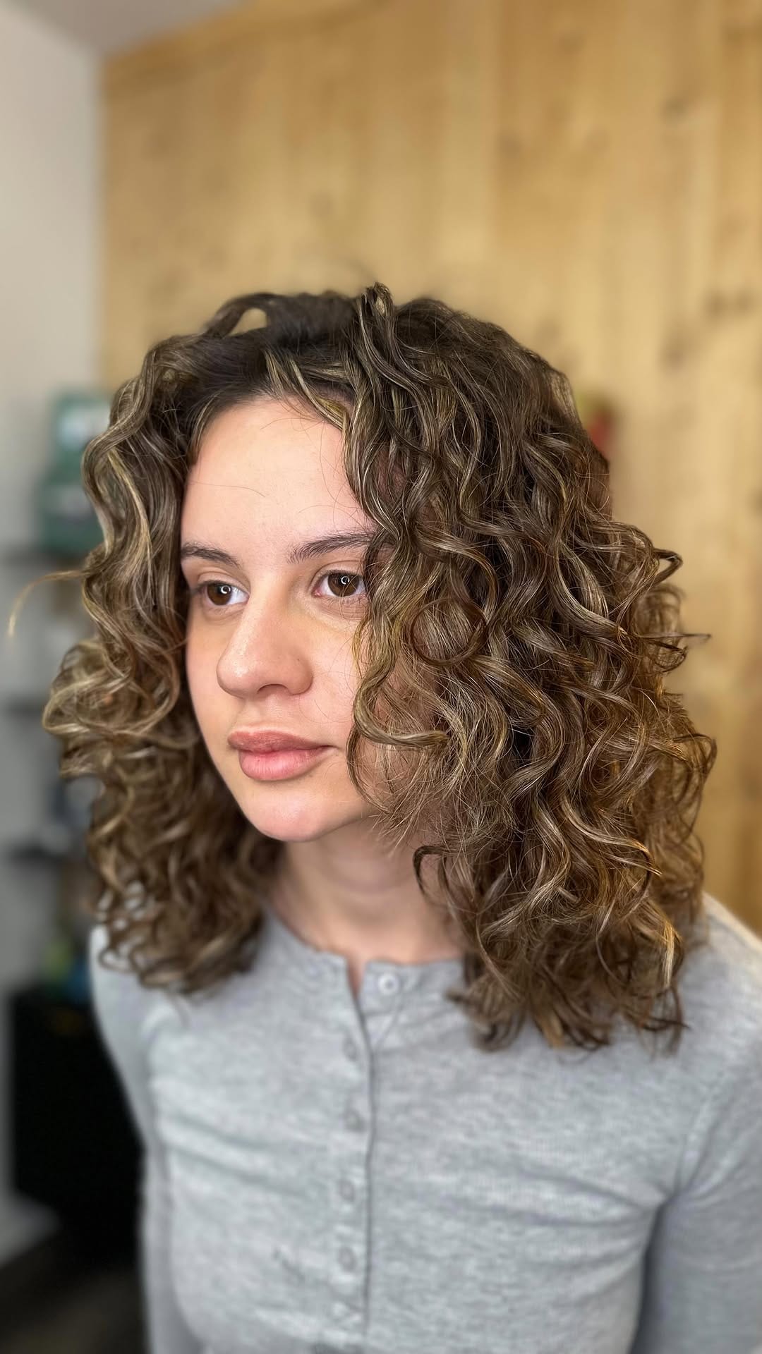 Post 3 by SALON DE COIFFURE - BARBIER - ESTHÉTIQUE ✨ on Instagram (video)