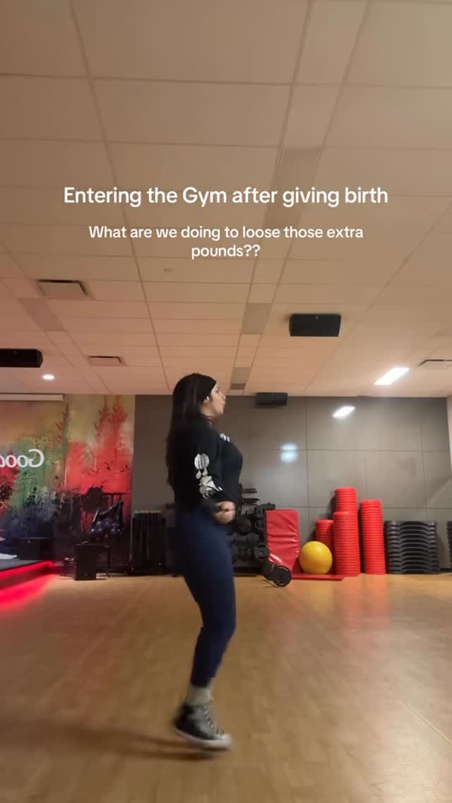 Post 1 by Nav🧡 MUAH & Henna Artist on Instagram (video)