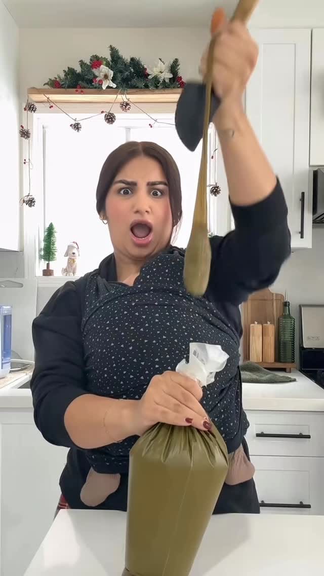 Post 5 by Nav🧡 MUAH & Henna Artist on Instagram (video)
