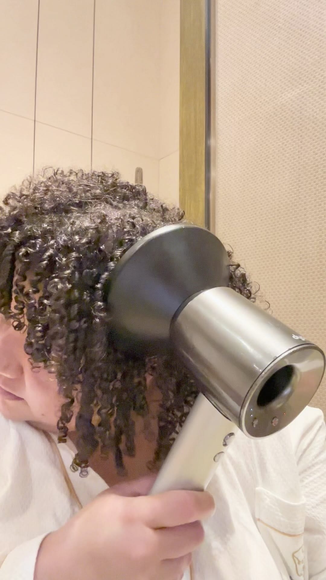 Post 4 by Curly Hair Box & Products on Instagram (video)