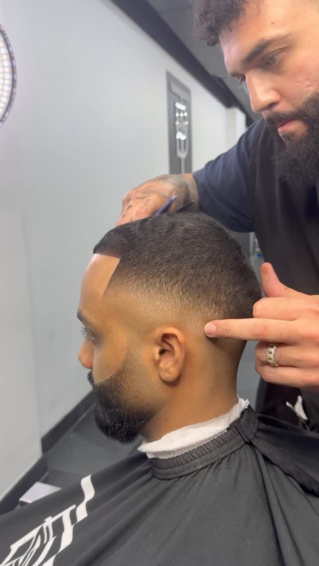 Post 4 by Moe Harb on Instagram (video)