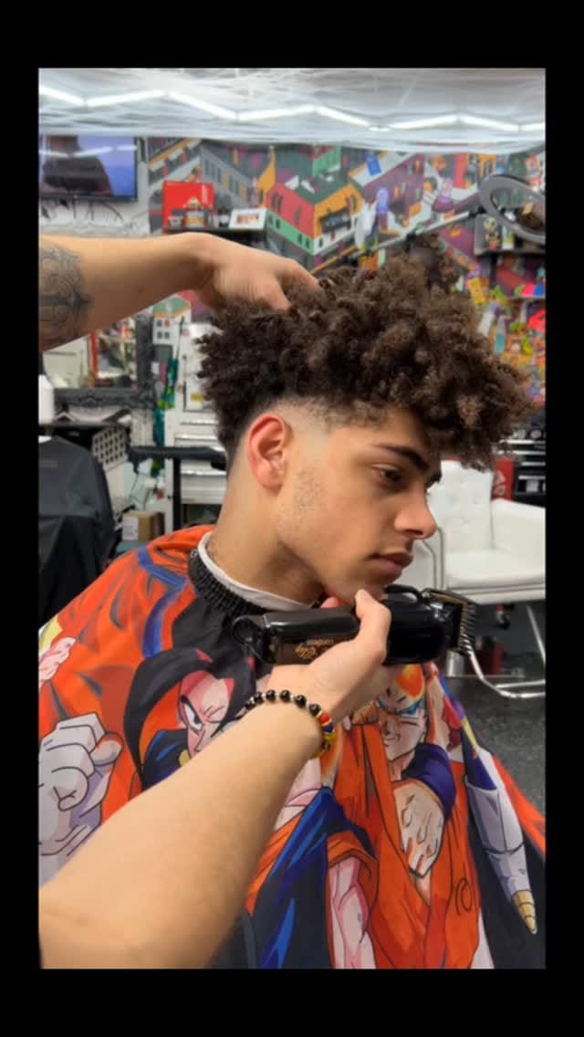 Post 6 by Elegance™️ 🇨🇦 on Instagram (video)