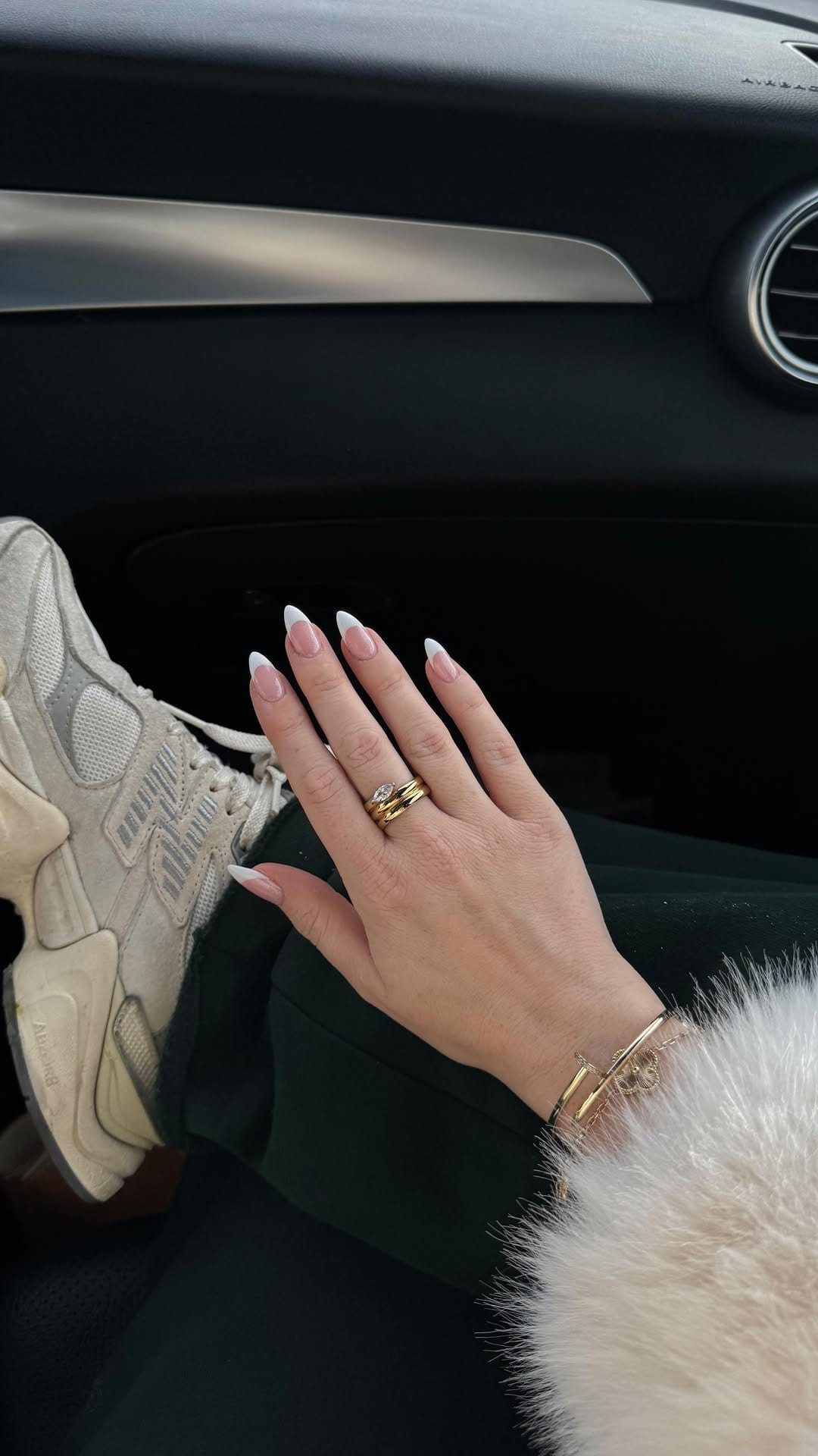 Post 2 by D E M I on Instagram (video)