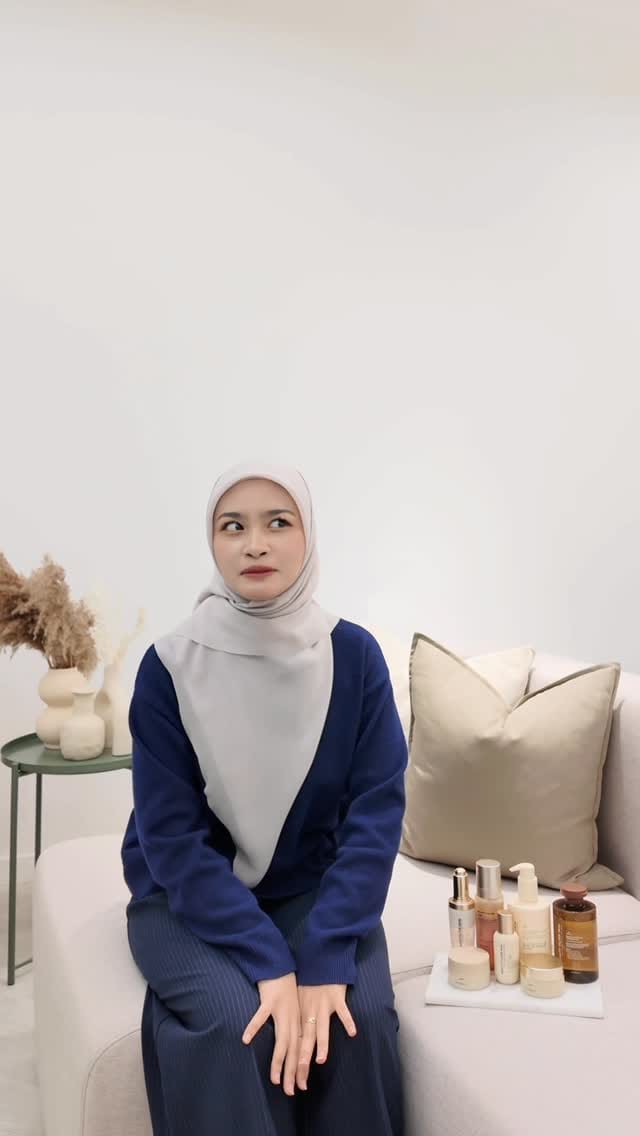Post 2 by Luxurious Skincare on Instagram (video)