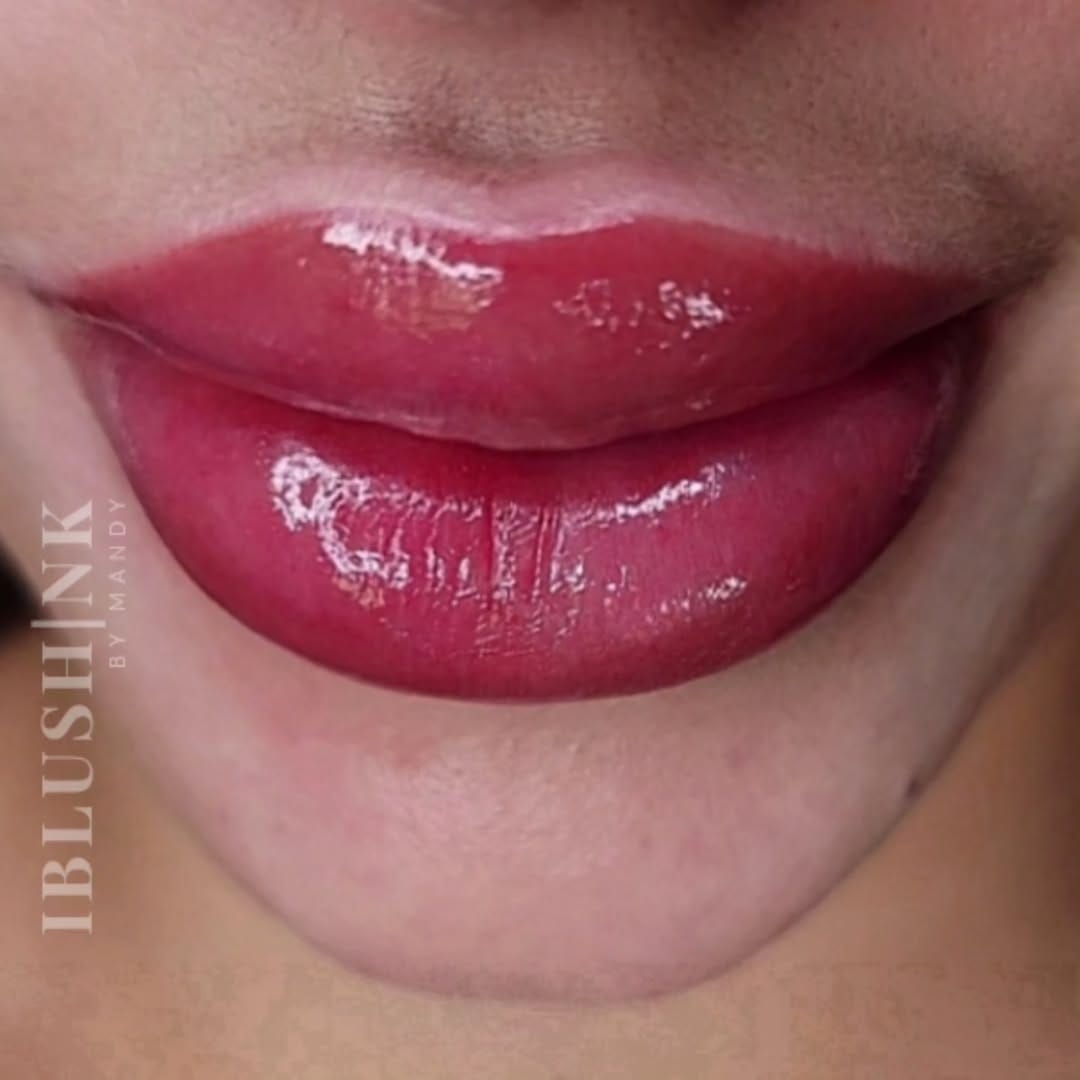 Post 9 by MANDY IBLUSHINK 💋 Lip Blush & Brows Montréal on Instagram (carousel)