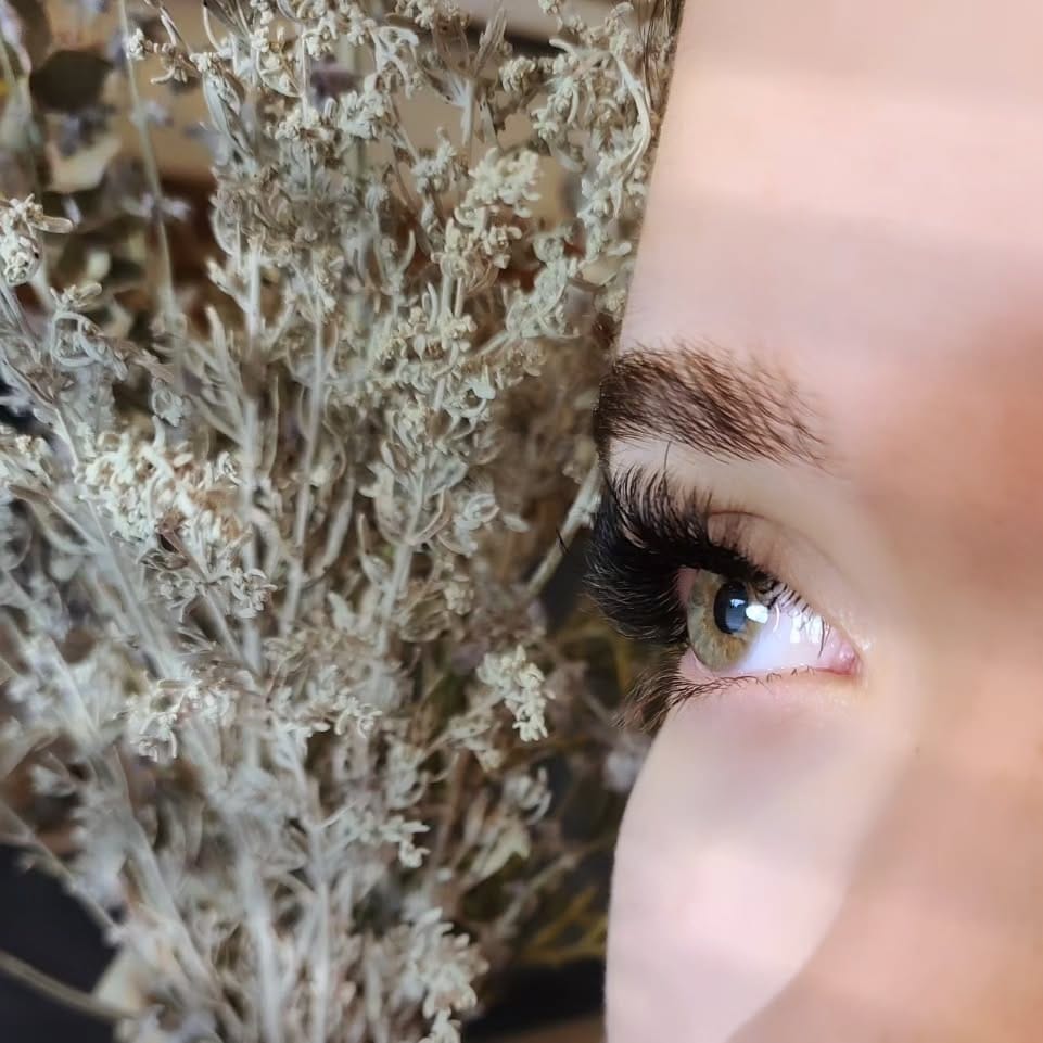Post 1 by LeCoeur Lash Supplies on Instagram (image)