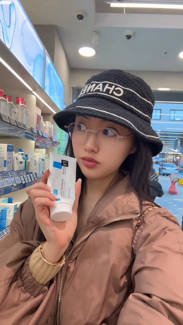 Post 10 by Dr. Jiyeh Joo (주지예) on Instagram (video)
