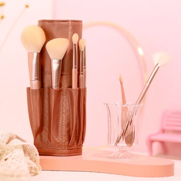 Post 10 by www.sixpluscosmetics.com on Instagram (image)