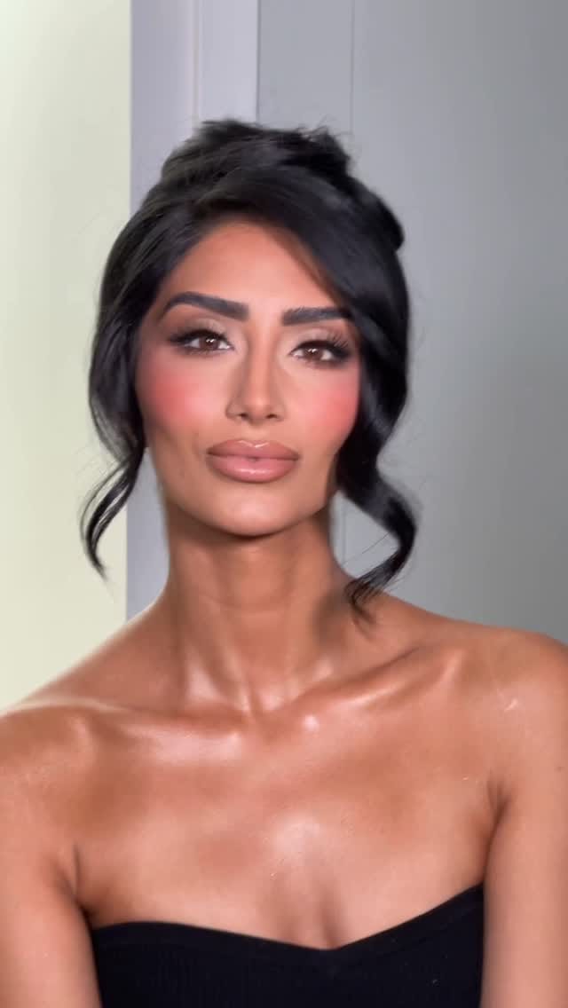Post 6 by Sukhi👸🏻 Vancouver Hair & Makeup Artist on Instagram (video)