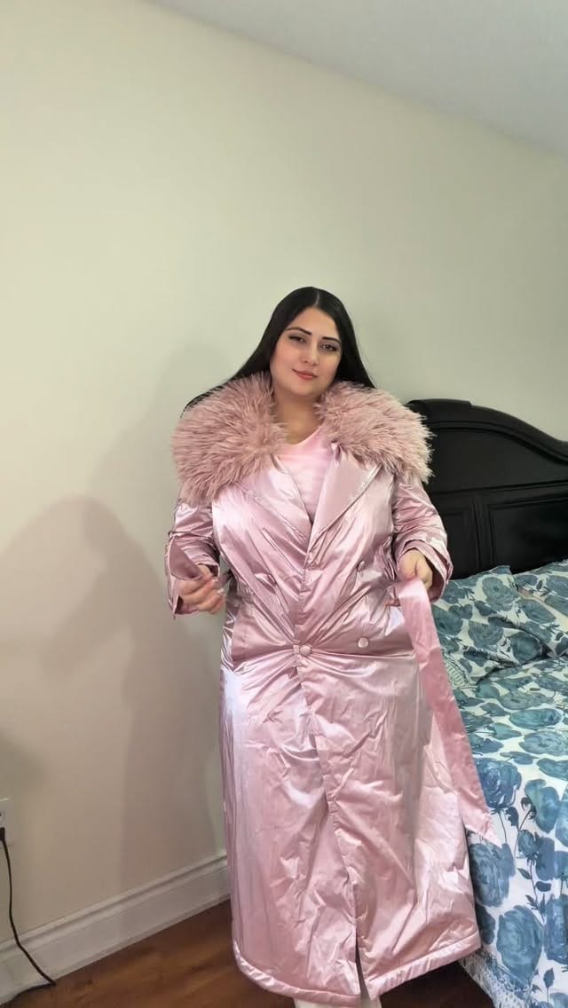 Post 4 by J U L I E on Instagram (video)