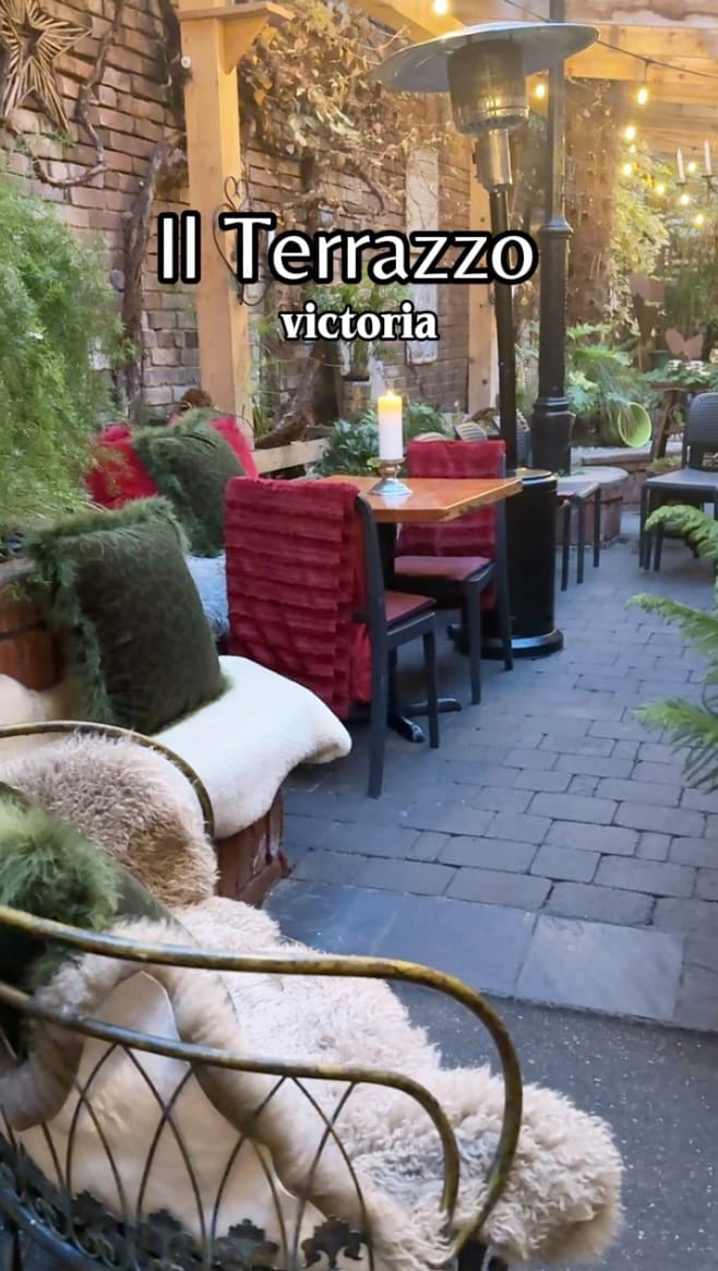 Post 5 by Roanna Young on Instagram (video)