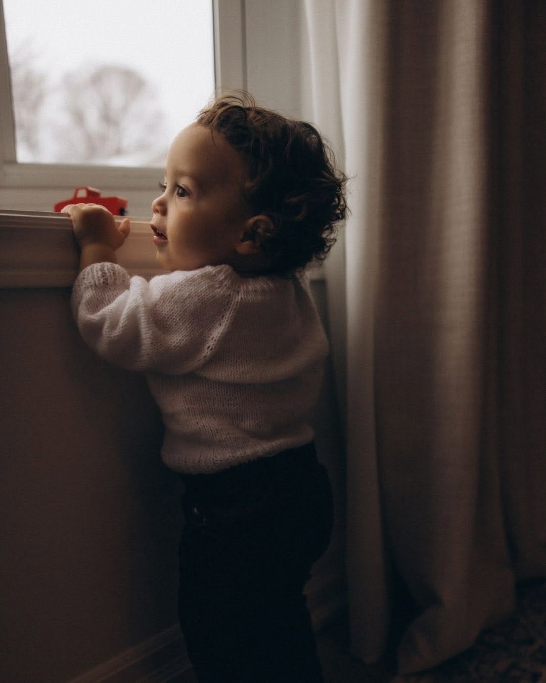 Post 5 by Photographer Toronto | Family, Couples, Solo on Instagram (carousel)