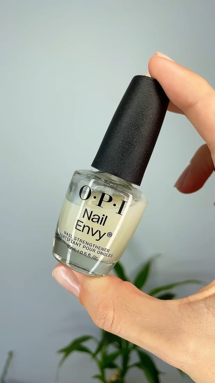 Post 9 by Makeup and Skincare Finds on Instagram (video)