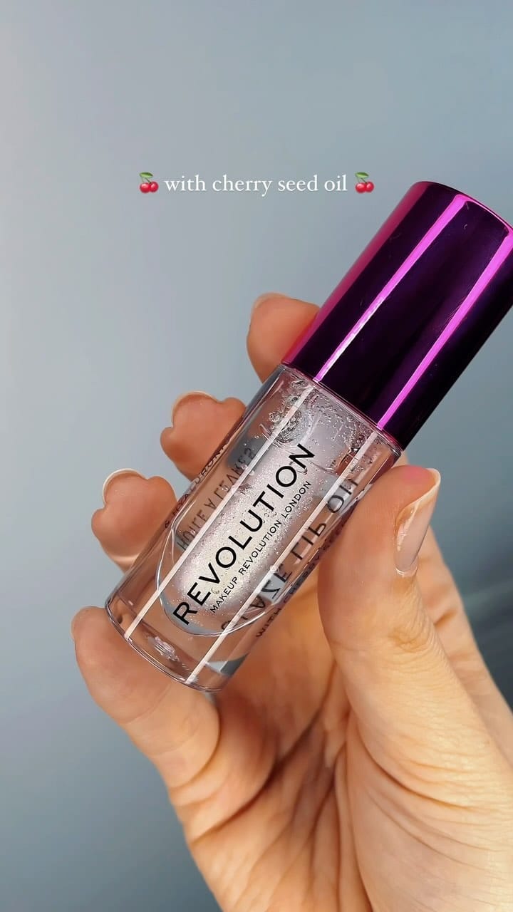 Post 6 by Makeup and Skincare Finds on Instagram (video)