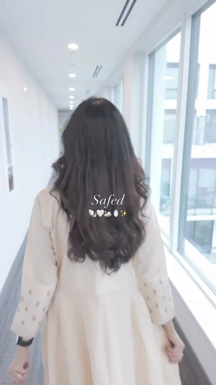 Post 8 by T U L S I 🤍 on Instagram (video)