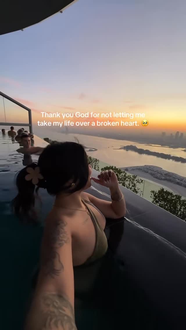 Post 3 by ALEXANDRA ABAD on Instagram (video)