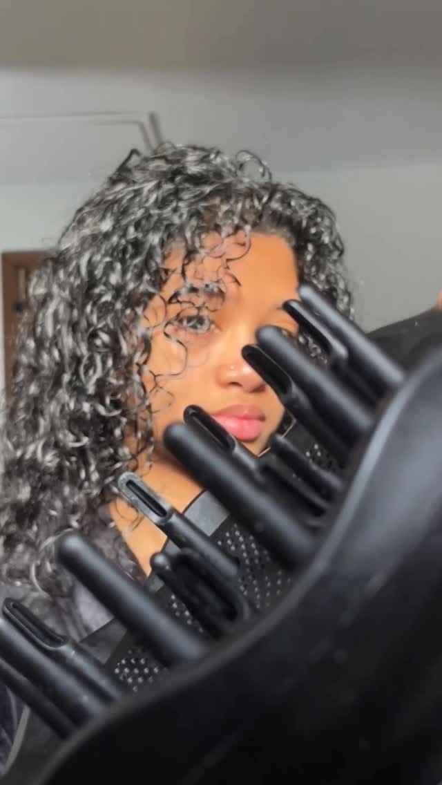 Post 8 by Gwen | Curl & Beauty on Instagram (video)