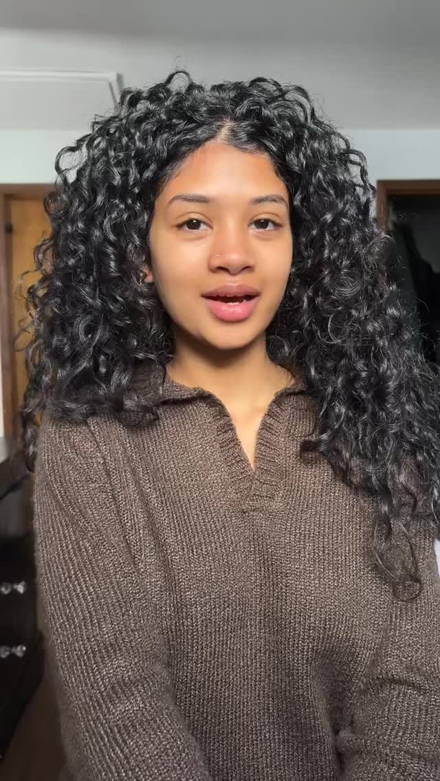 Post 3 by Gwen | Curl & Beauty on Instagram (video)