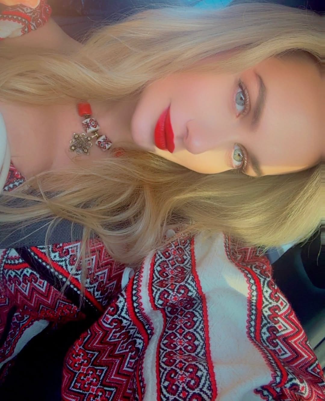 Post 2 by T A T A ❤️‍🔥 on Instagram (carousel)