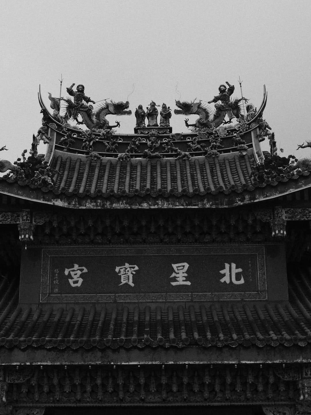 Post 1 by Vai Yu, Toronto Photographer on Instagram (carousel)