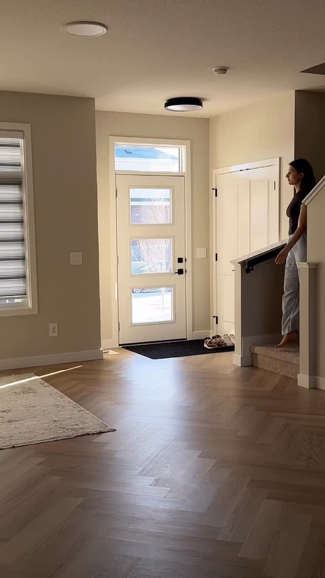 Post 1 by NIKA | content creator | ugc | photographer 📍Canada,Edmonton on Instagram (video)