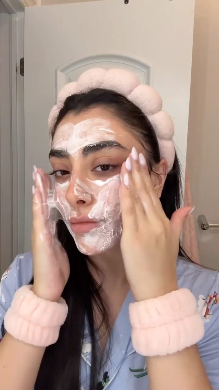 Post 8 by Kimia Taghavi on Instagram (video)