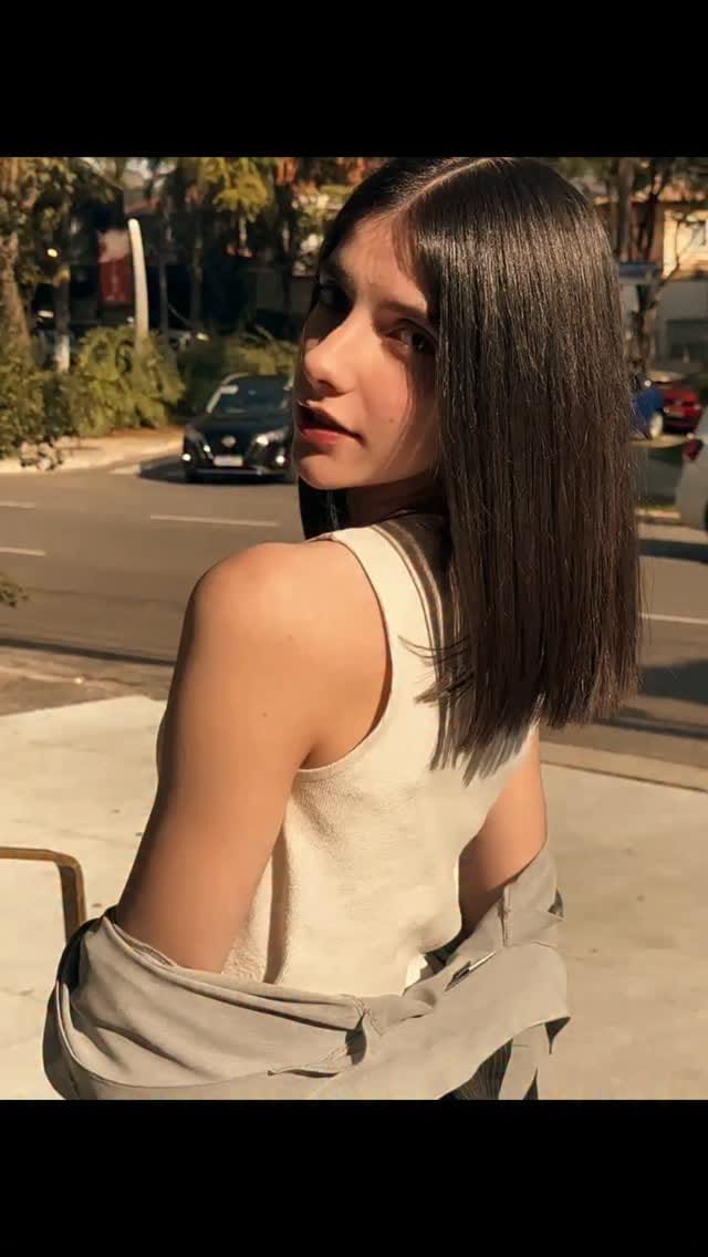 Post 6 by Karla Montréal on Instagram (video)
