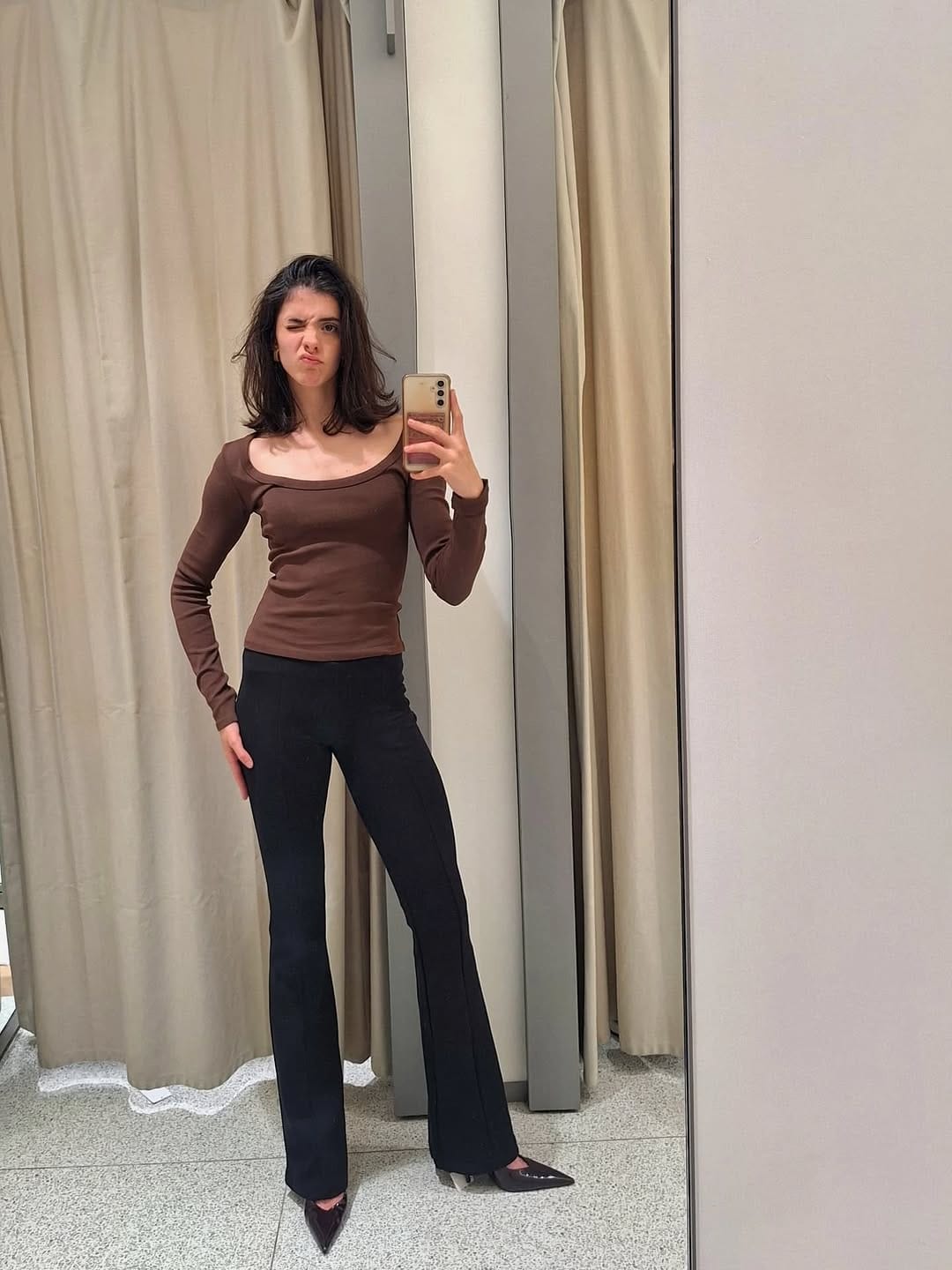 Post 10 by Karla Montréal on Instagram (carousel)