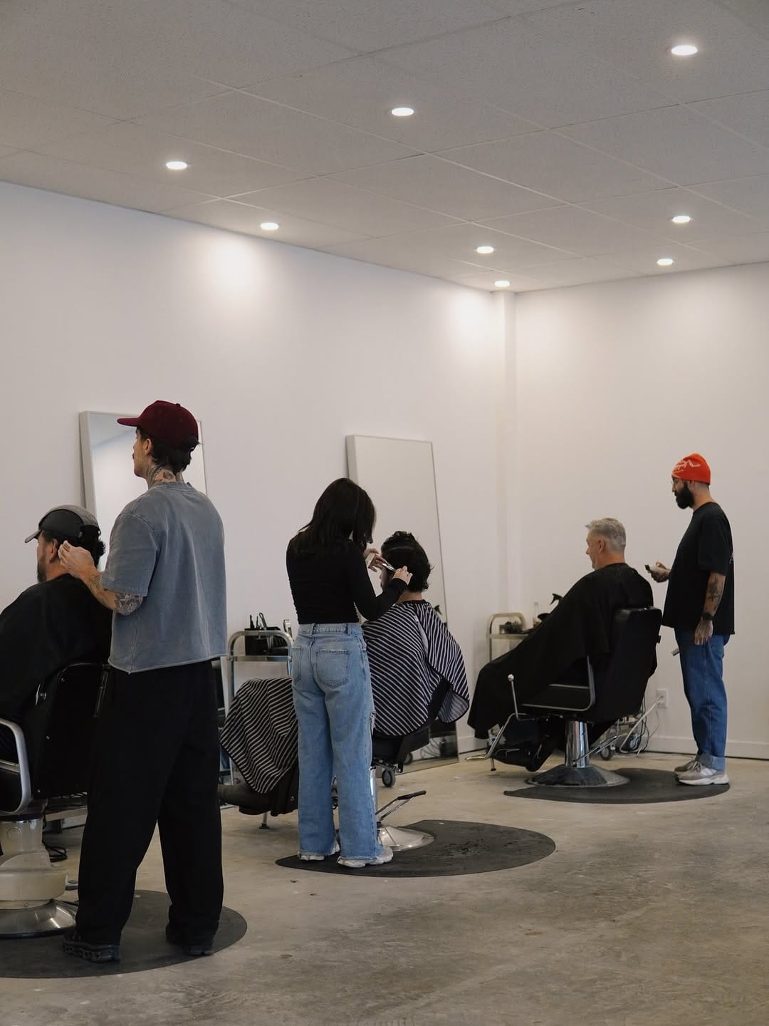 Post 4 by Barbier + Salon de coiffure on Instagram (image)