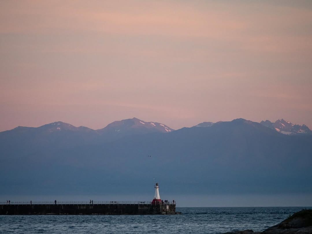 Post 3 by Van V. Galstian on Instagram (image)