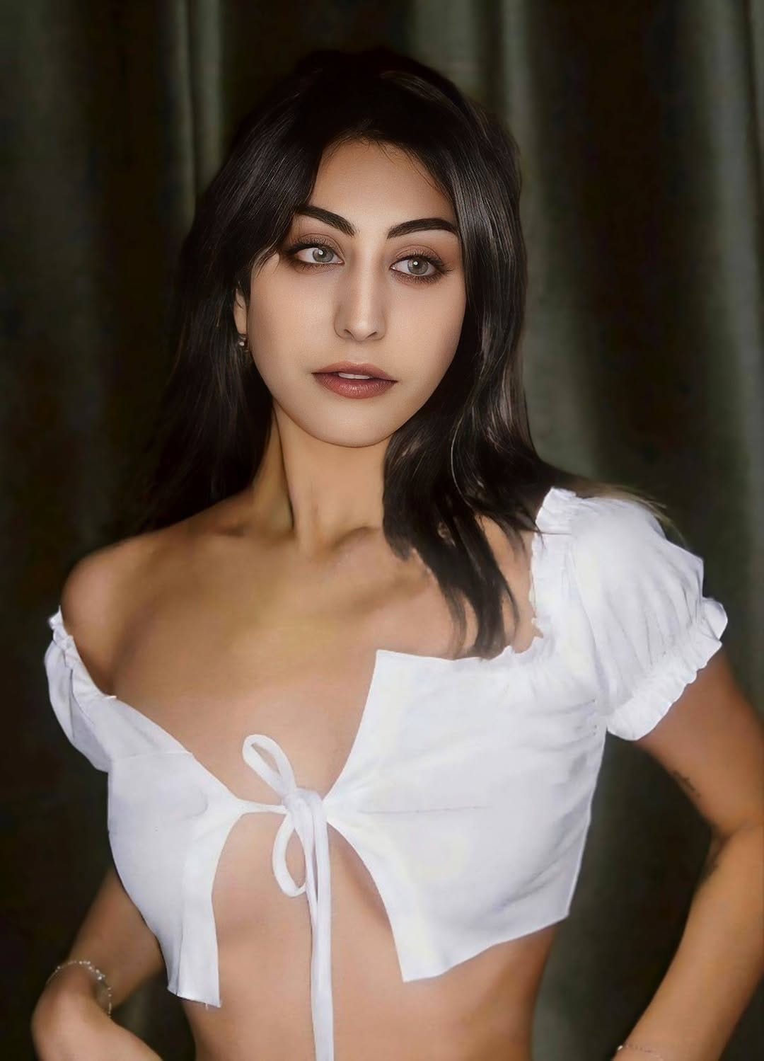 Post 4 by Priya Arora on Instagram (video)