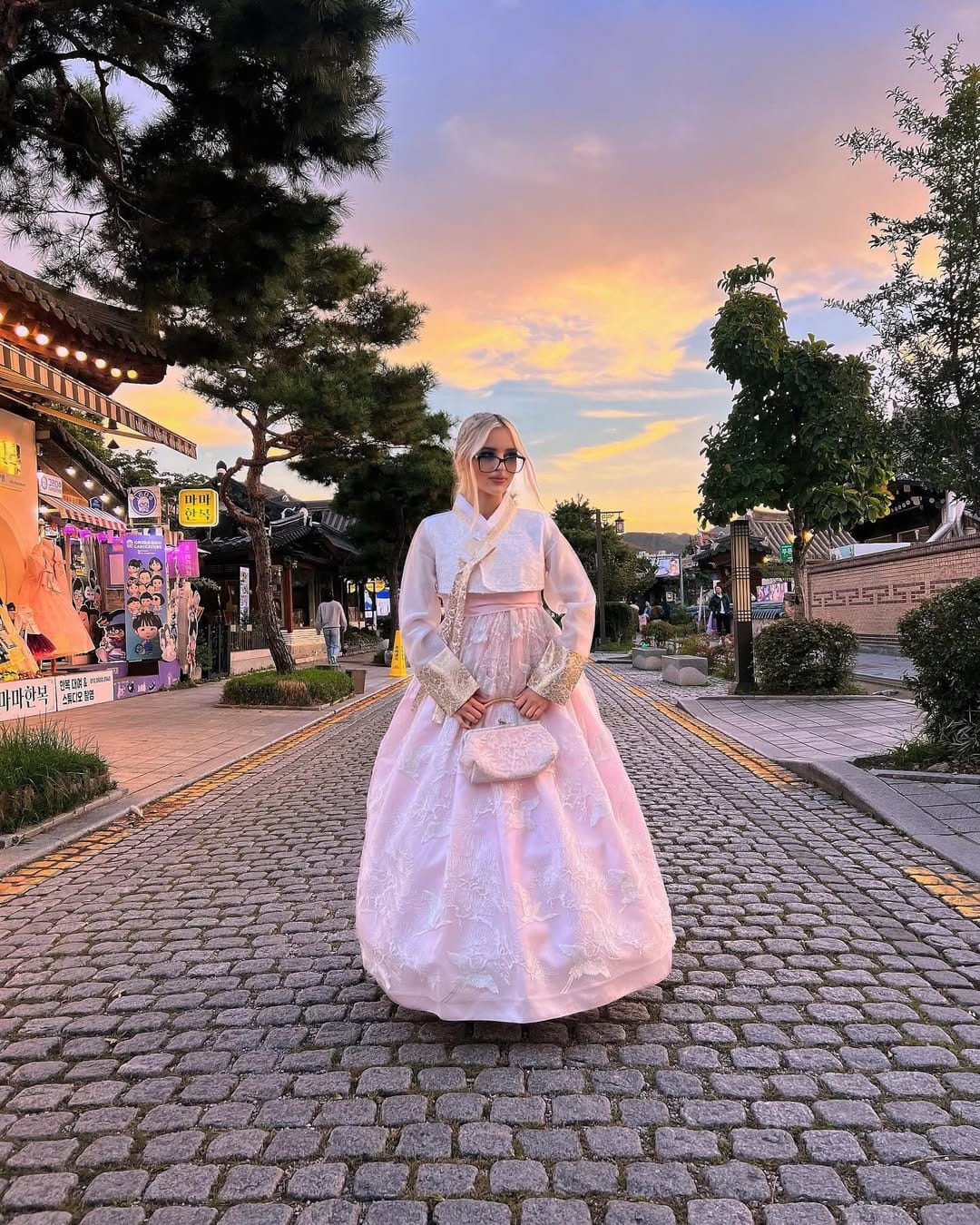 Post 6 by Moxie on Instagram (carousel)