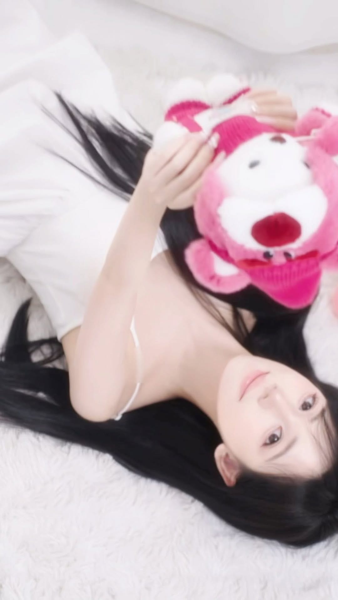 Post 8 by Cyane Xia on Instagram (video)