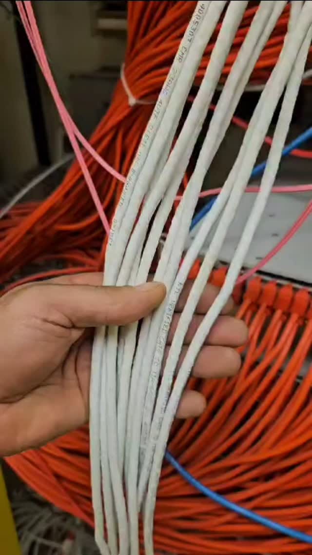 Post 10 by Service informatique Montreal on Instagram (video)