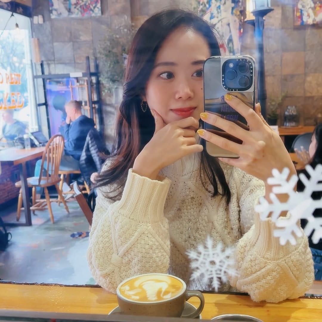 Post 5 by Maria Nakayama 中山まりあ on Instagram (carousel)