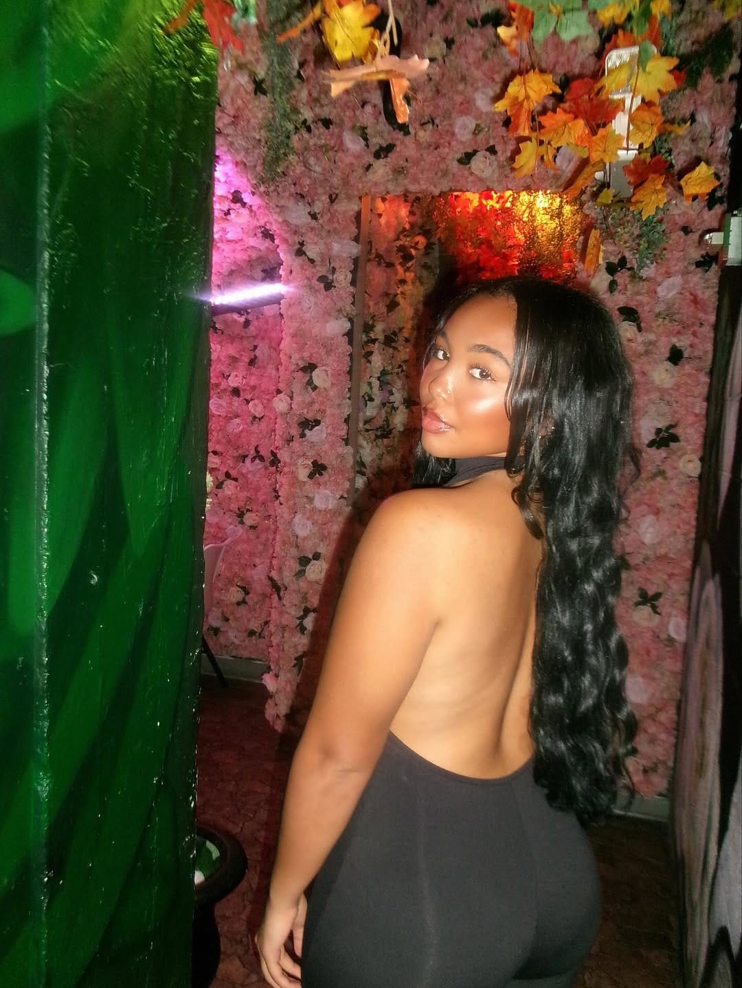 Post 1 by 𝓷𝔂𝓪 𝓰𝓻𝓪𝓬𝓮 on Instagram (carousel)