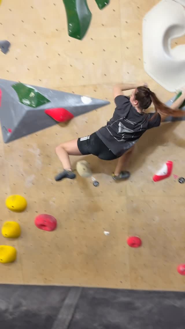 Post 6 by I N D I A N A  C H A P M A N on Instagram (video)