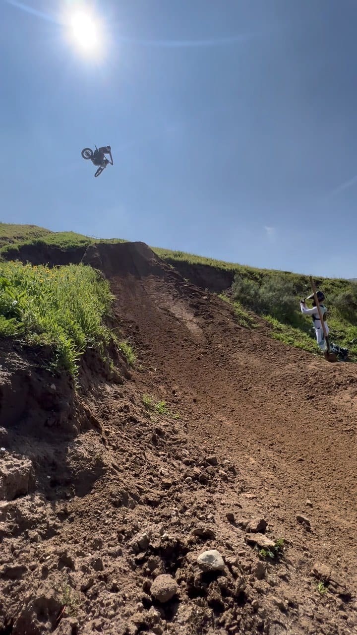 Post 9 by Everett on Instagram (video)