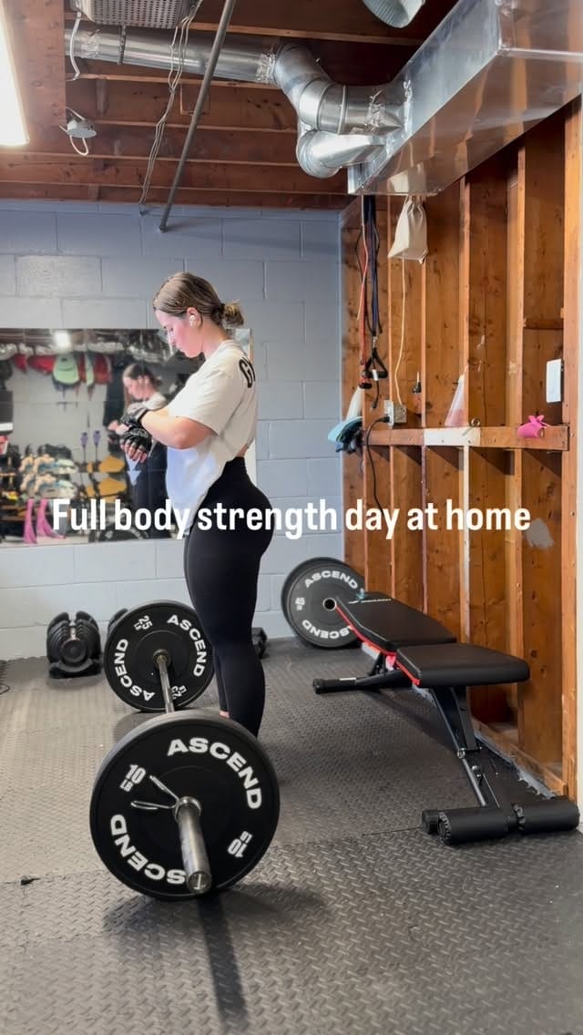 Post 10 by Montreal Weights™ on Instagram (video)
