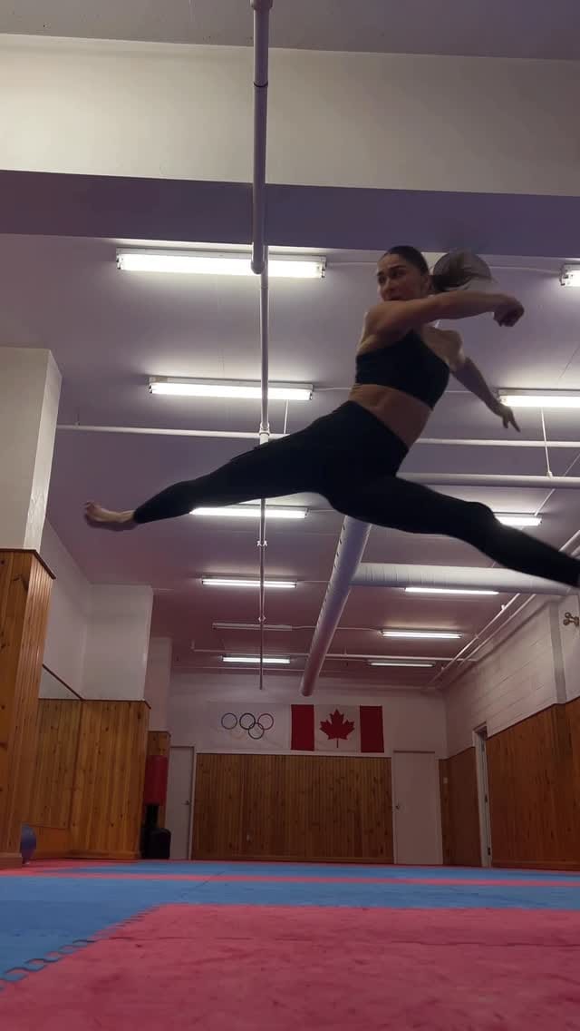 Post 10 by Melissa Bratic on Instagram (video)