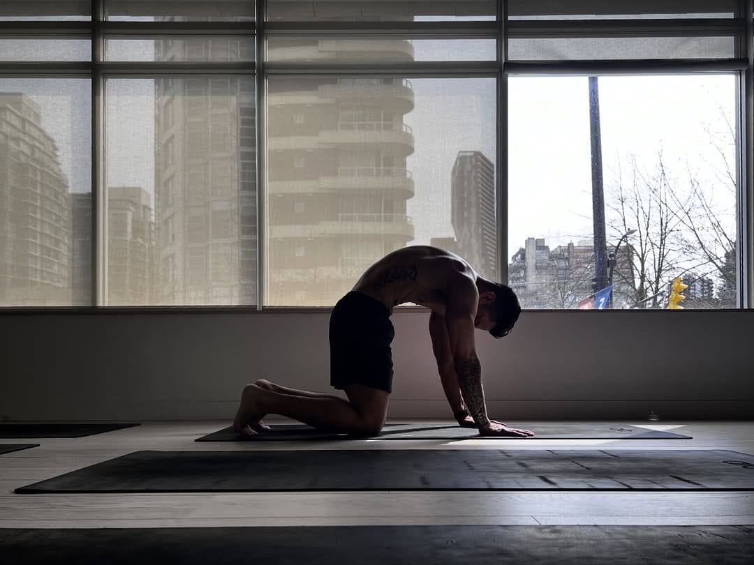 Post 6 by John Roa on Instagram (image)